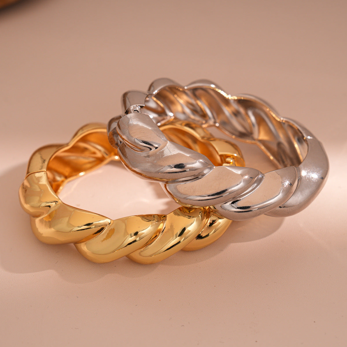 Metal Twist Open Bangle, Personalized Niche Exaggerated Bracelet, Light Luxury Advanced Sense Jewelry