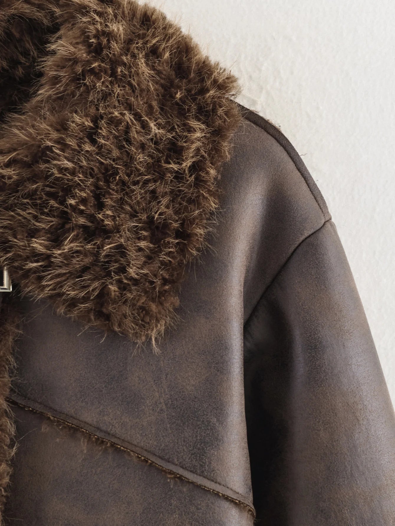 HH Women 2025 Winter New Fashion Versatile Fur One-Piece Thickened Jacket Female Personality Temperament Warm Retro Coat Mujer