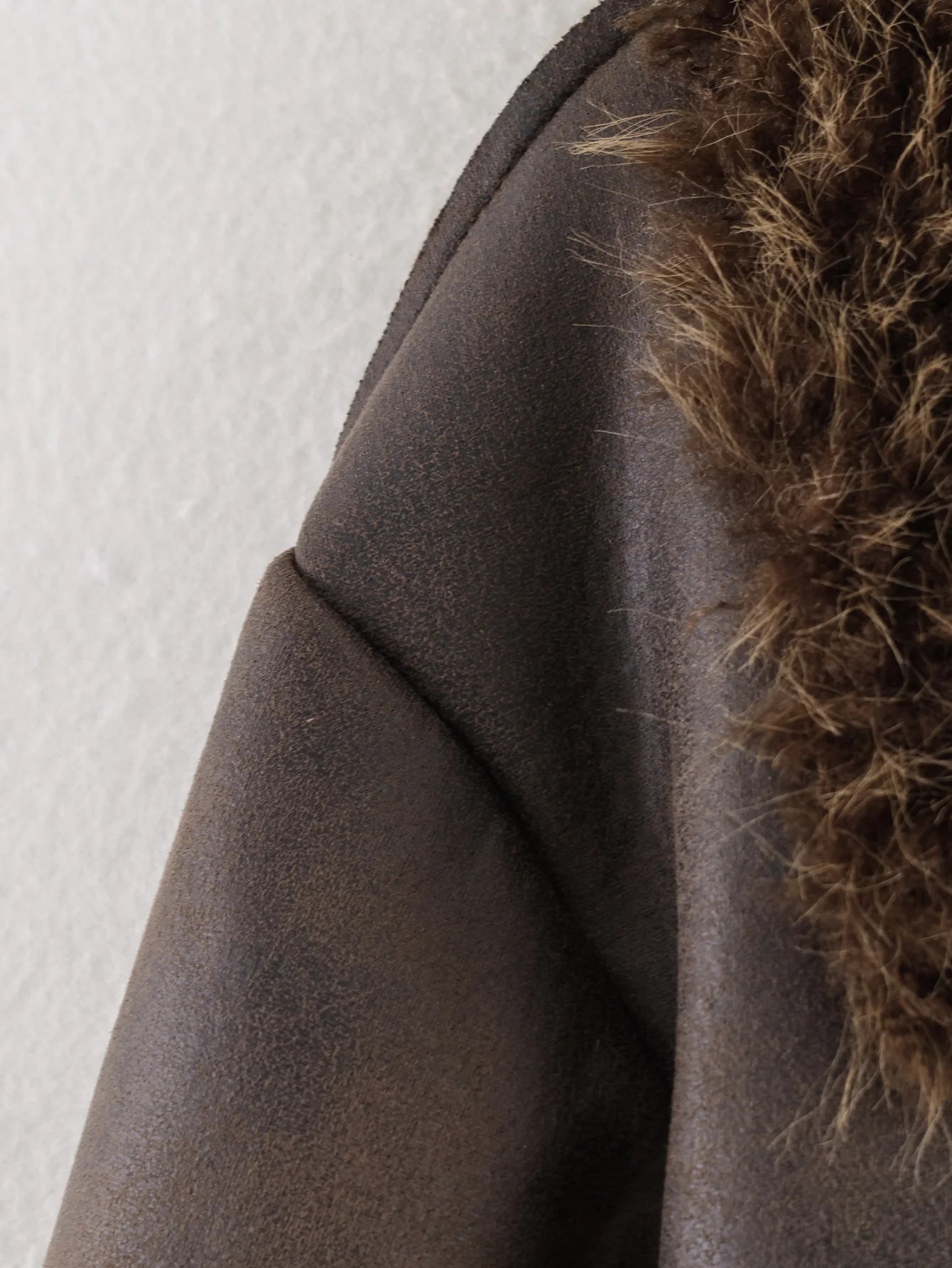 HH Women 2025 Winter New Fashion Versatile Fur One-Piece Thickened Jacket Female Personality Temperament Warm Retro Coat Mujer