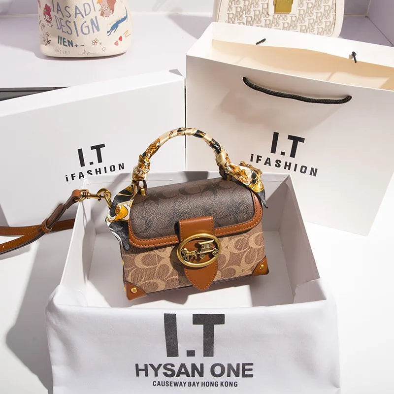 New minimalist and fashionable small handbag, contrasting color women's bag, high-end carriage crossbody bag, portable box bag