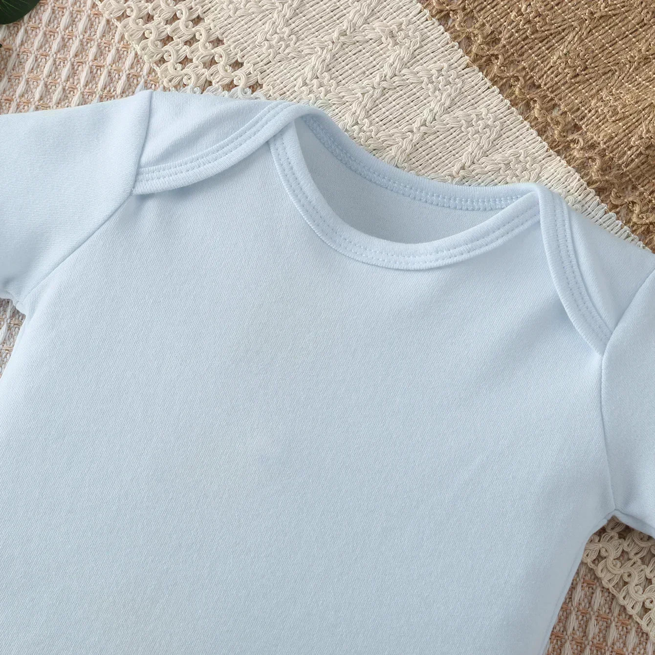 I Love Mom Exquisite Print 100% Cotton Cloths Comfortable Soft Onesie Bodysuit for Baby Jumpsuit for 0 To 12 Months Newborn