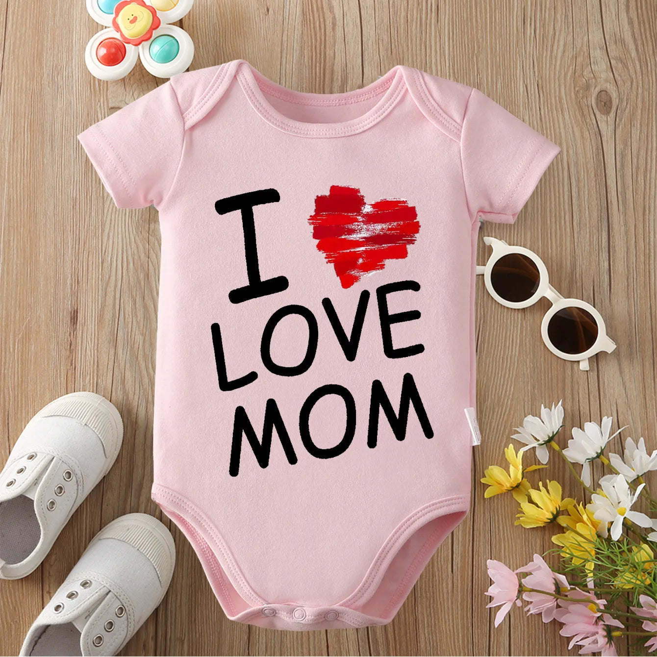 I Love Mom Exquisite Print 100% Cotton Cloths Comfortable Soft Onesie Bodysuit for Baby Jumpsuit for 0 To 12 Months Newborn