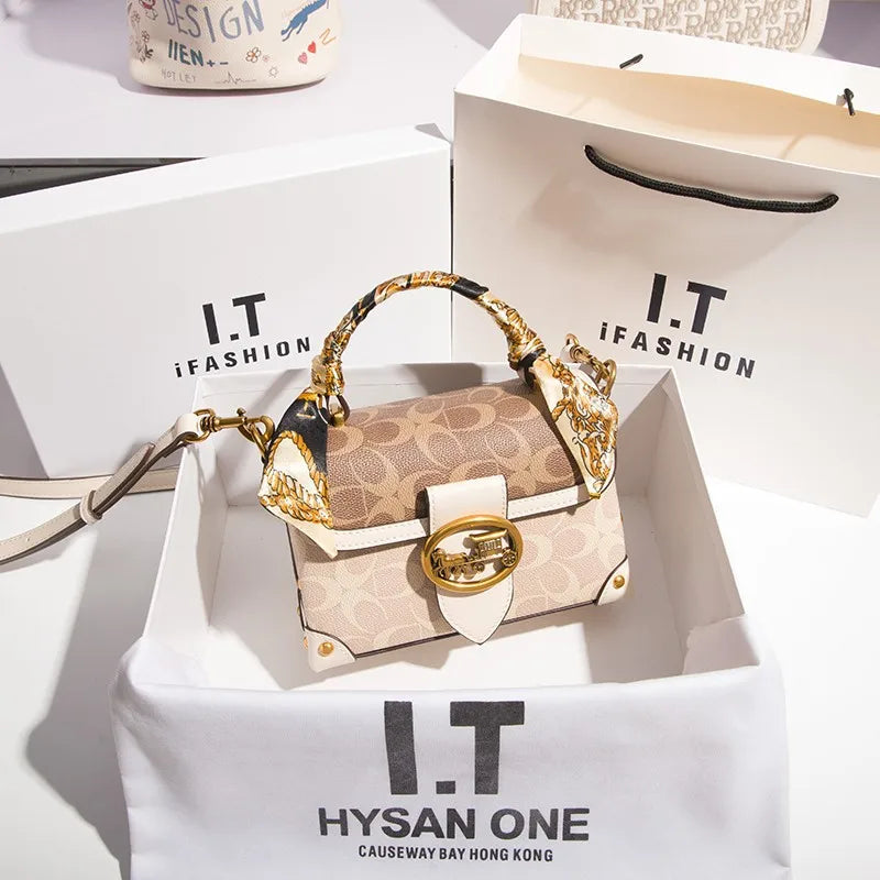 New minimalist and fashionable small handbag, contrasting color women's bag, high-end carriage crossbody bag, portable box bag