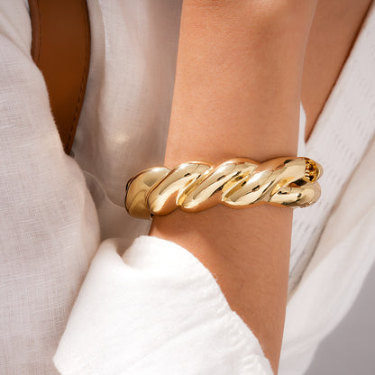 Metal Twist Open Bangle, Personalized Niche Exaggerated Bracelet, Light Luxury Advanced Sense Jewelry