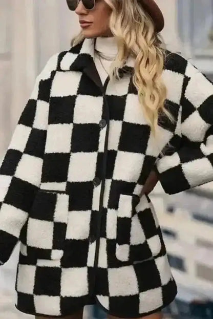 CheckMate Fleece – Women's Black Checkered Jacket